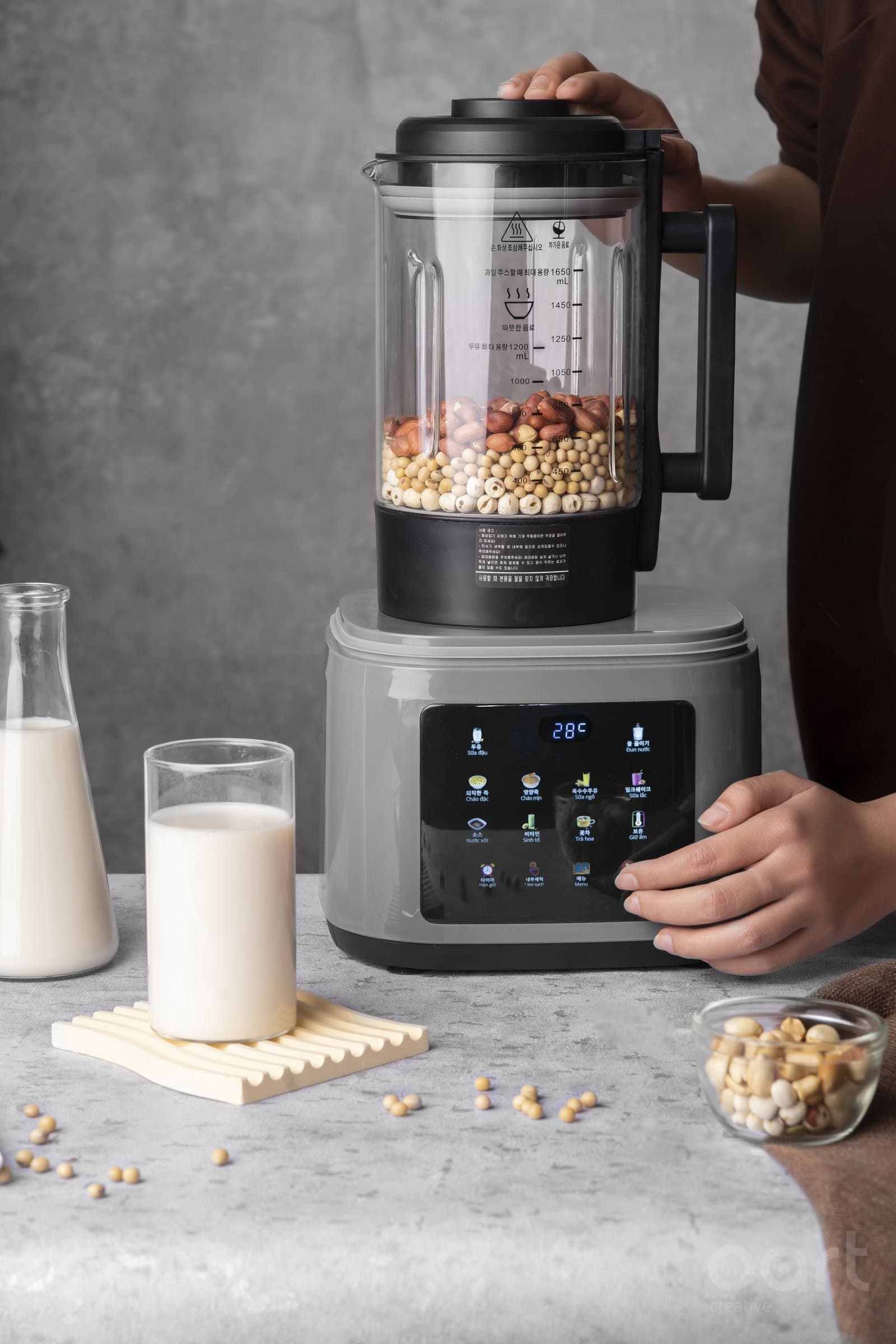 Blender — Kitchen & home appliance Product Photography (Frame 7)