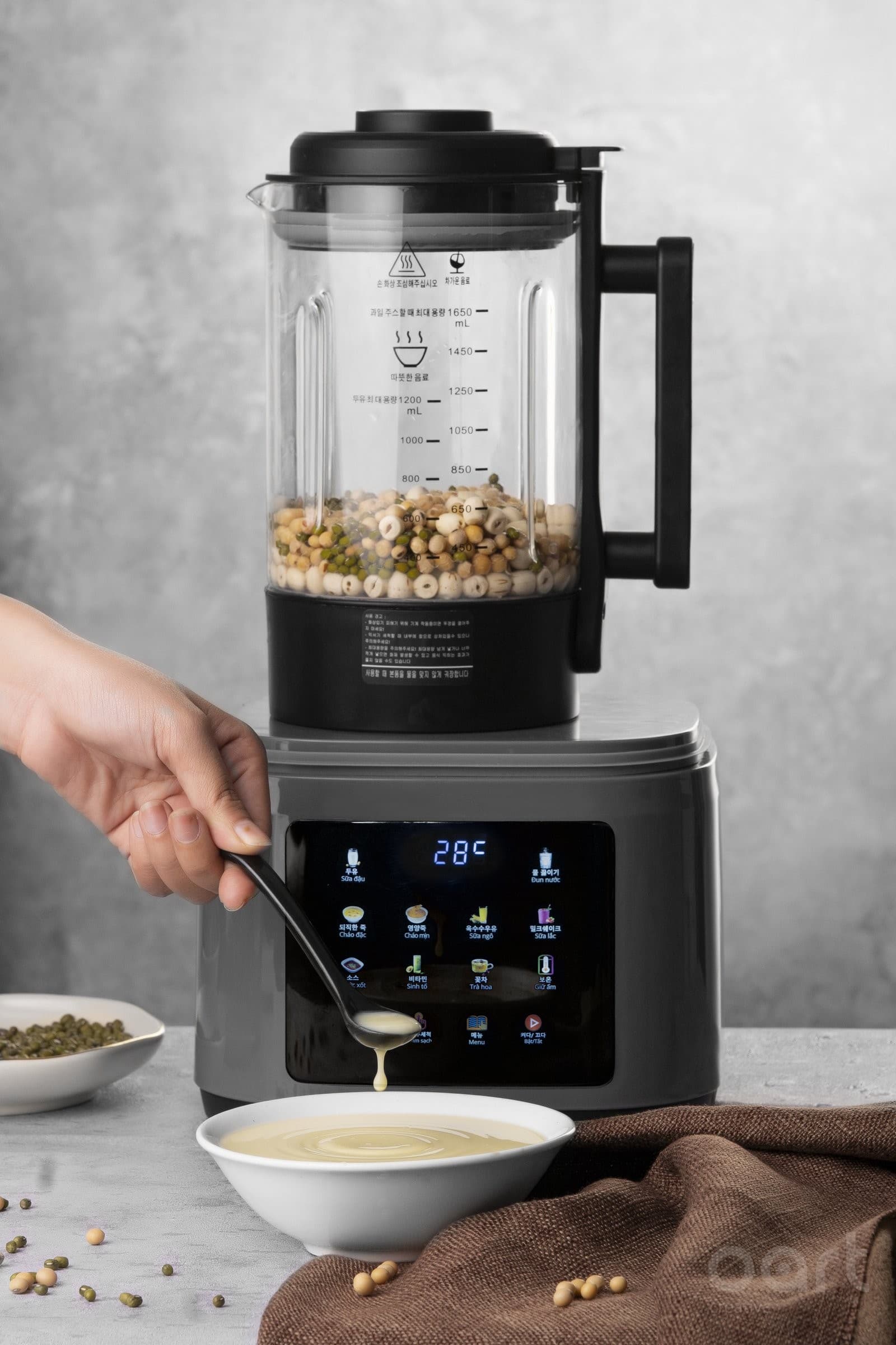 Blender — Kitchen & home appliance Product Photography (Frame 8)